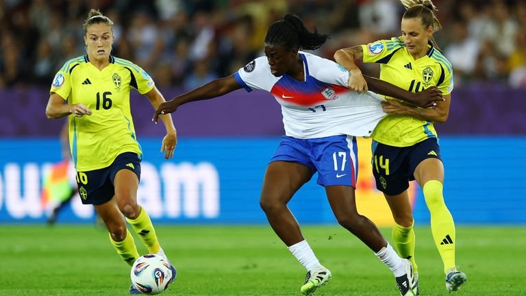 Soccer Football - UEFA Women's Euro 2025 - Quarter Final - Sweden v England - Stadion Letzigrund, Zurich, Switzerland - July 17, 2025 Sweden